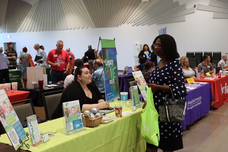 Scottsdale and Maricopa County Join Forces for "What to Wear" Career Fair at Vista del Camino