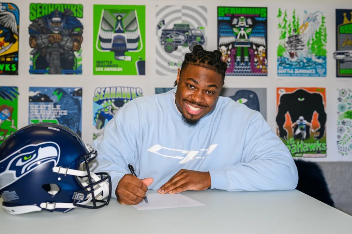 Seattle Seahawks Fortify Offensive Line with Guard Tremayne Anchrum