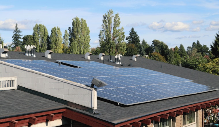 Seattle Stands Out in Renewable Energy Push Amid Modest 20% National Uptake