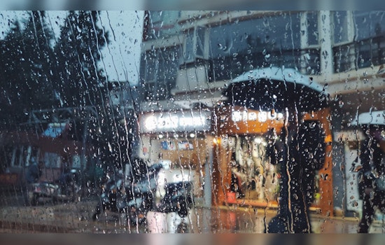 Severe Storm in Houston Disrupts Power for Over 40,000, Weather Service Warns of More to Come