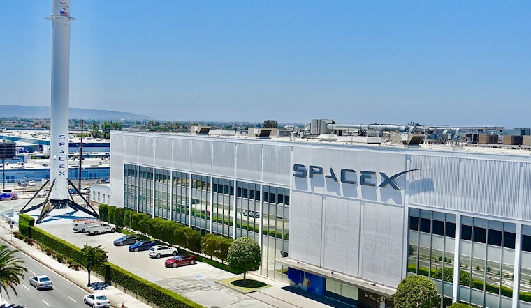 SpaceX Rocket Enthralls Los Angeles Spectators with Spectacular Twilight Launch