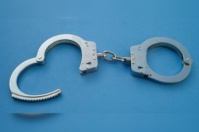 Suspected Child Pornography Carrier Detained at US-Mexico Border in Laredo, Federal Investigation Underway