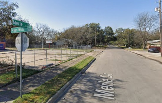 SWAT Team Responds to Barricaded Individual in South Austin Neighborhood