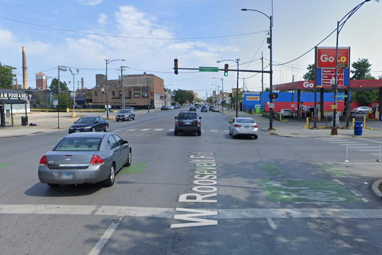 Teen Suspect in Custody Following West Side Chicago Shootout That Injures Three