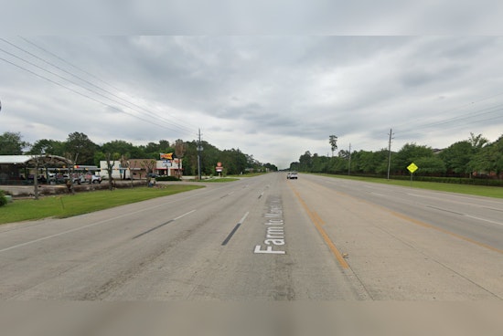 Teenager Fatally Struck by Vehicle While Crossing Street in Houston, Police Investigate Circumstances