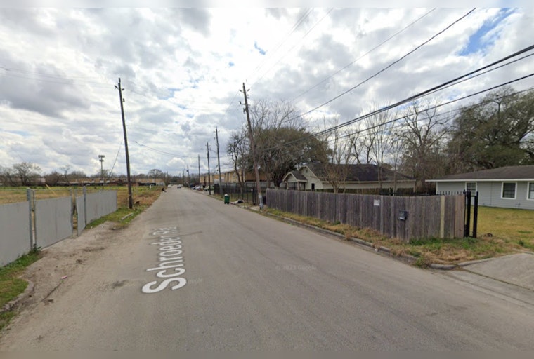 Teenager Hospitalized after Shooting at Houston Party, Suspects Sought by Police