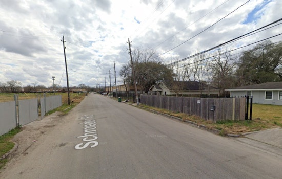 Teenager Hospitalized after Shooting at Houston Party, Suspects Sought by Police