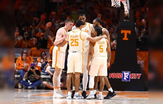 Tennessee Volunteers Clinch Top-Five Spot for Third Straight Time, Shine in Men's College Basketball AP Poll