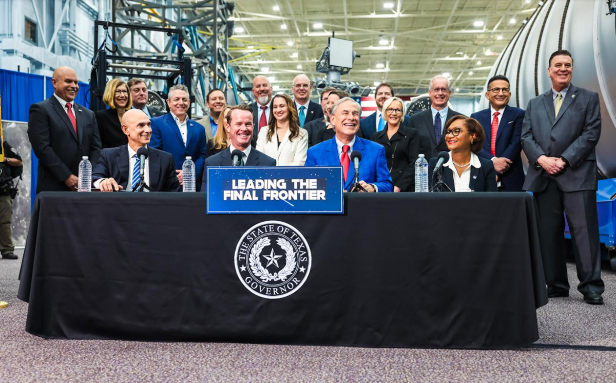 Texas Aims for the Cosmos, Governor Abbott Announces Texas Space Commission at NASA's Johnson Space Center