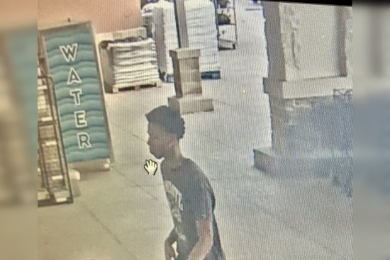 Texas Law Enforcement Seeks Public's Help Identifying Suspects in Daytime Car Theft at Fairfield HEB Store
