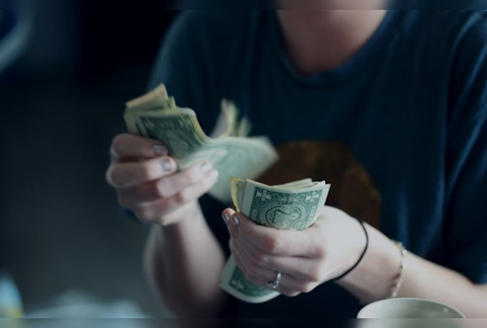 The Golden Hourly Wages: What Arizonans Need to Earn for Comfortable Living According to New Study