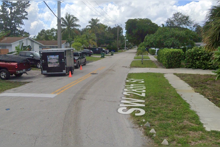 Two Teens Hospitalized Following Stabbing in Fort Lauderdale Neighborhood, Suspect at Large