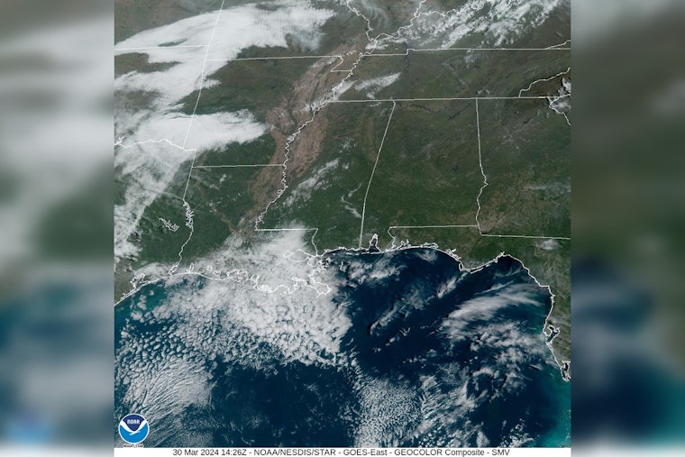 Warm Weekend Ahead with Sudden Shift to Showers and Storms