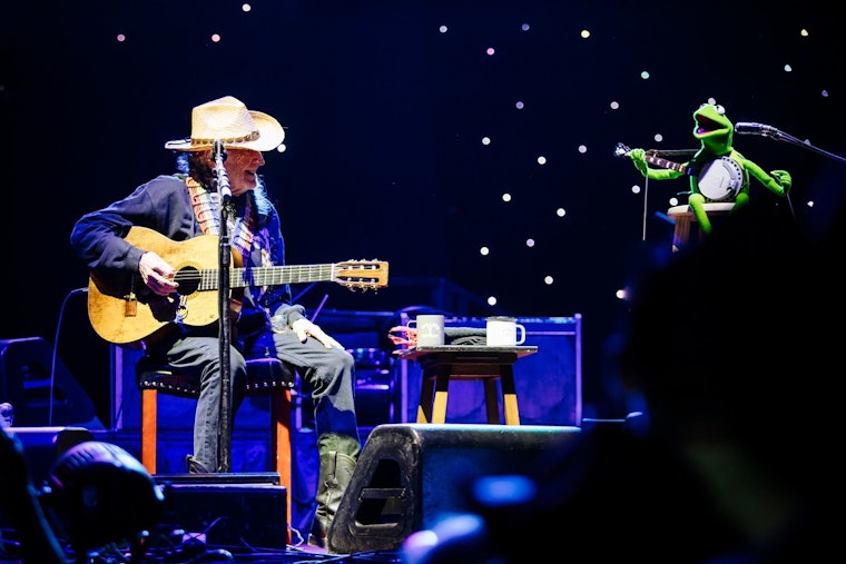 Willie Nelson and Kermit the Frog's Storied Duet at Luck Reunion Wins Over Spicewood, Texas