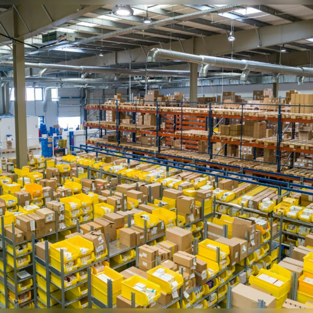 Amazon's $400 Million Robotic Mega Warehouse Opens in Massachusetts, Bringing 1,500 Jobs to North Andover