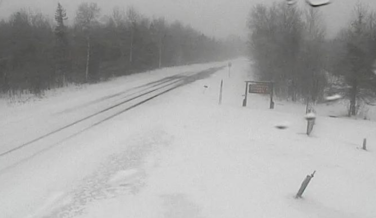 April Snowstorm Slams Michigan's Upper Peninsula with Over Two Feet of Snow, Causes Widespread Power Outages