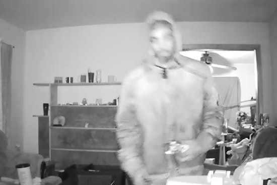 Atlanta Police Seek Suspects in Dual Burglaries, Appeal for Public's Help with $2,000 Reward