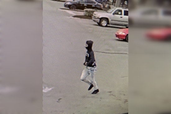 Authorities Seek Suspect in Attempted Robbery and Shooting at Nashville Food Lion Parking Lot