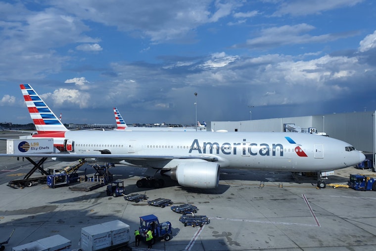 Bomb Scare Buzzkill, Philly Cops Swarm American Airlines Flight After False Alarm