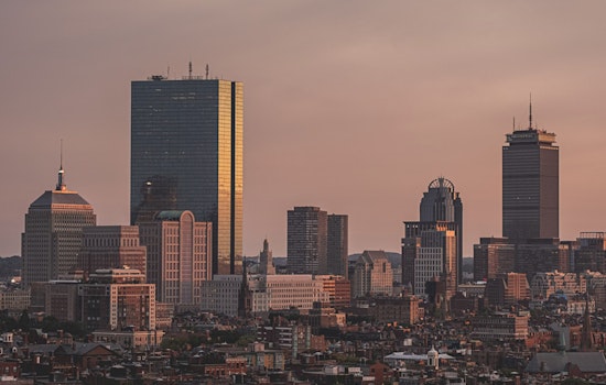 Boston's Weather Rollercoaster, Mixed Skies, Showers, and Glimpses of Sun in Week Ahead