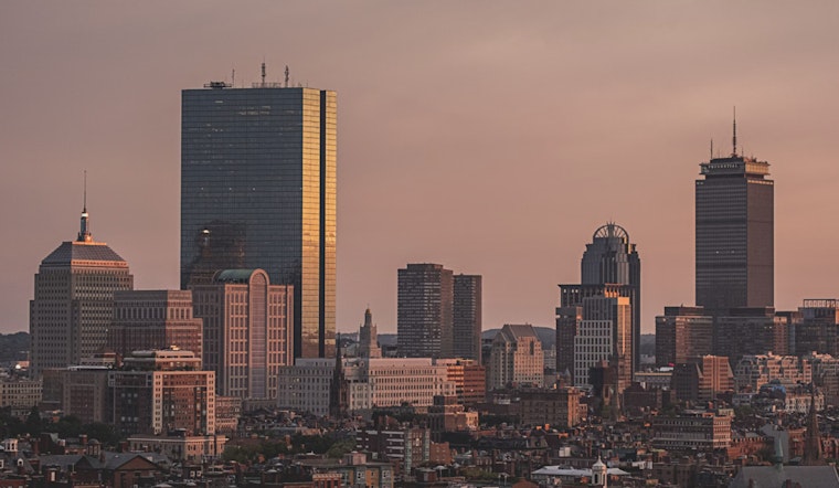 Boston's Weather Rollercoaster, Mixed Skies, Showers, and Glimpses of Sun in Week Ahead