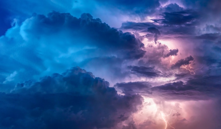 Chicago on Alert for Severe Weather with Possible Thunderstorms, High Winds, and Snow
