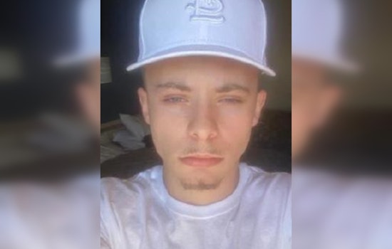Chicago Police Seek Help Locating Missing 20-Year-Old Jordan Heslin From Downtown Area