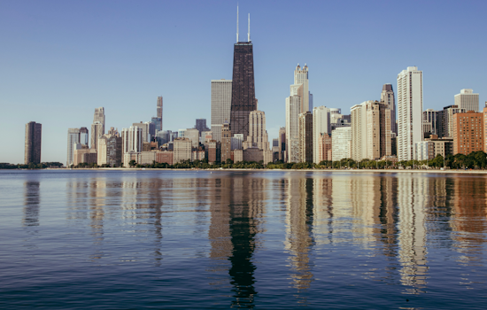 Chicago Set for Sunny Reprieve Before Facing Wet, Windy Conditions, Says National Weather Service