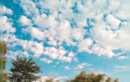 Chicago Set for Sunshine Today Before Showers Return, Lakefront Faces Hazardous Conditions