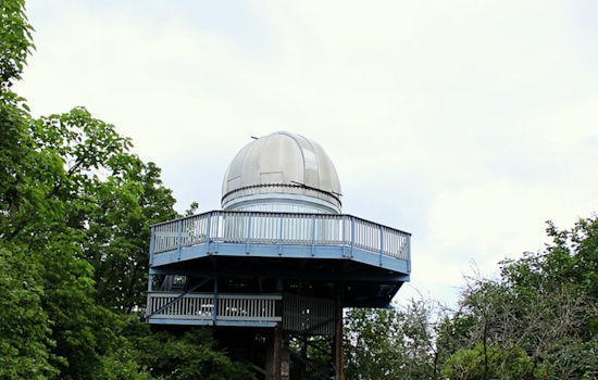 Clackamas Community College Teams Up with Astronomers for Free Stargazing Nights in Oregon City