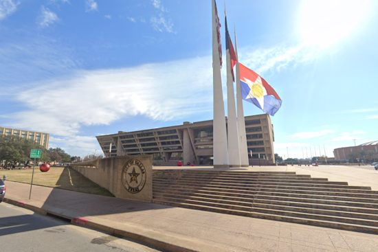 Dallas Embraces the Future with Interactive Digital Kiosks and Free Wi-Fi in Public Spaces