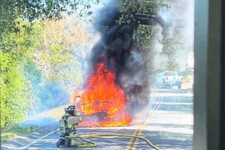 Firefighters Extinguish Vehicle Blaze in Fallbrook, North County Responds Rapidly to Prevent Spread