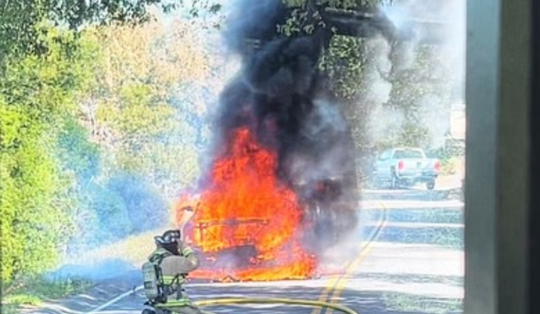 Firefighters Extinguish Vehicle Blaze in Fallbrook, North County Responds Rapidly to Prevent Spread