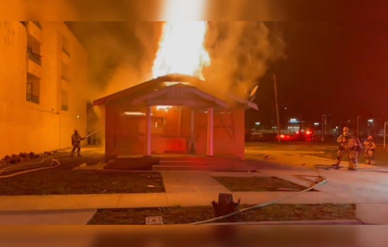 Firefighters Uncover Fatality in Abandoned Santa Ana House Fire, Investigation Underway