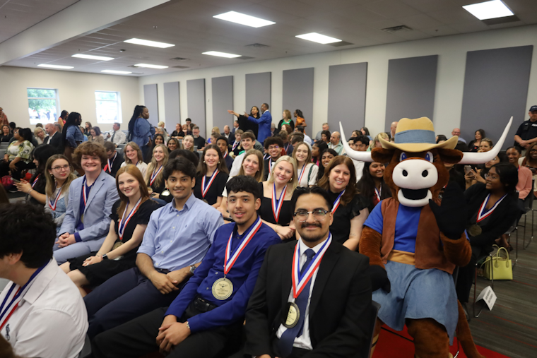 Fort Worth Mayor Mattie Parker Honors 168 Top Students at Workforce-Ready Graduates Event