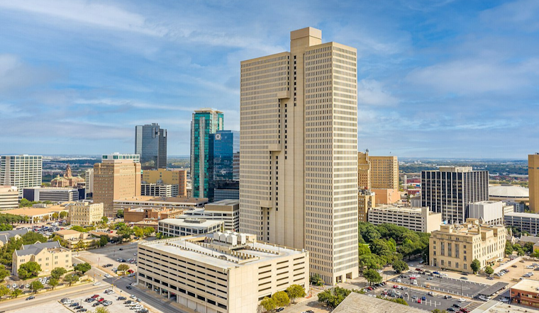 Fort Worth's Tallest Building Burnett Plaza Faces Potential Foreclosure Amidst Legal Woes