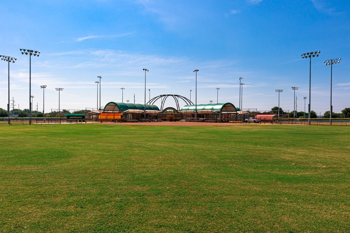 Garland Hosts National XBall League's Paint-Splattered 'Lone Star