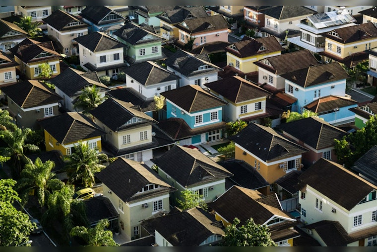 Gov. Abbott Takes Aim at Investment Firms in Bid to Secure Texan Homeownership Dreams