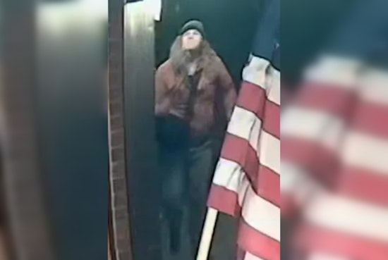 Historic Synagogue Lamps in Portsmouth Desecrated in Antisemitic Vandalism, Police Seek Unidentified Suspect