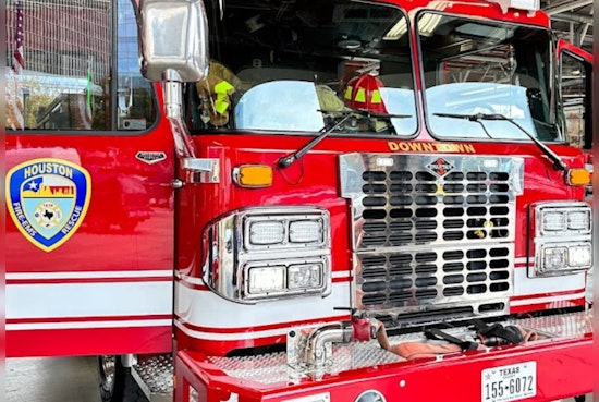 Houston Fire Department Rapidly Subdues Early Morning Apartment Fire in Westbury