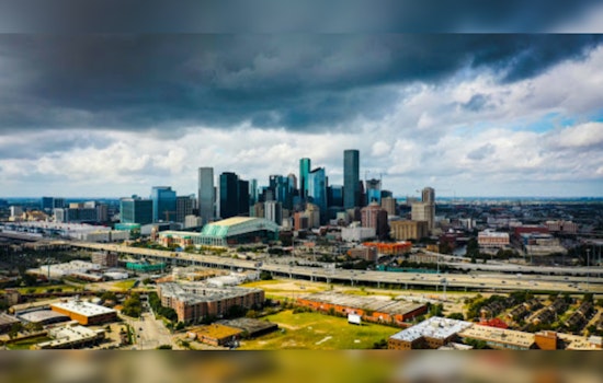 Houston Gears Up for Mixed Weather, Wind Gusts; Sunny Weekend Forecast Post Storms