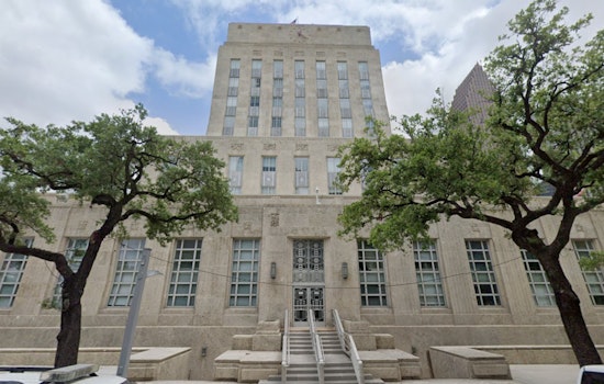 Houston Police Department Faces Intense Scrutiny as City Council Backs Chief Amid Suspension of 264,000 Cases