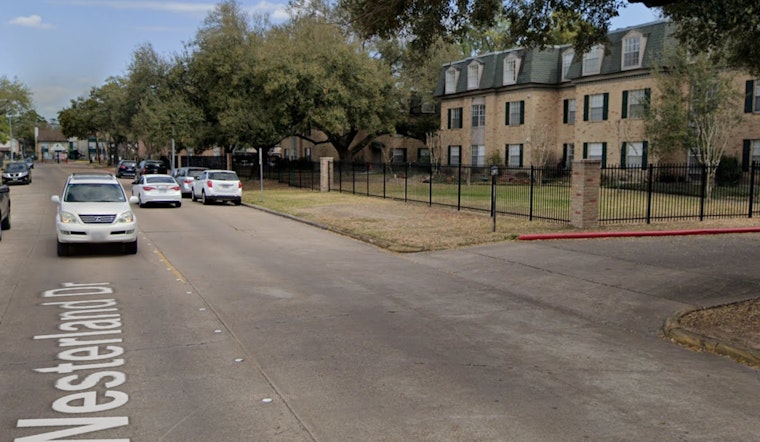 Houston Police Investigate Shooting Death of 74-Year-Old Carol Webber in Apartment Complex