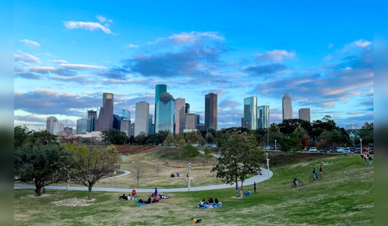Houston Prepares for Cloudy and Mild Weather Amid Central States' Severe Thunderstorm Risk