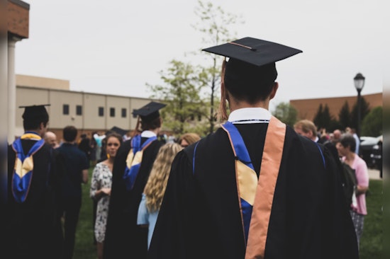 Houston Students Favor Local Colleges with UH and HCC Leading the Way, Analysis Shows