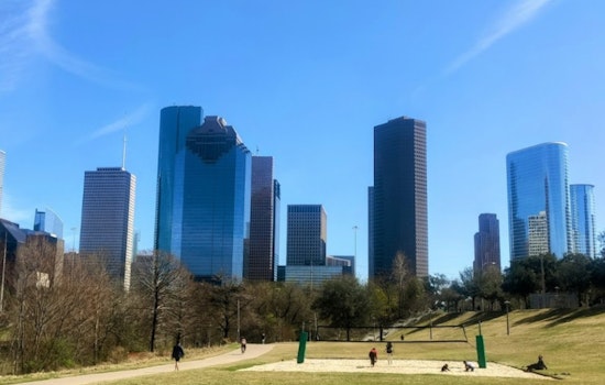 Houston to Enjoy Sunny Skies and Warmth Before Weekend Rain Chances Increase