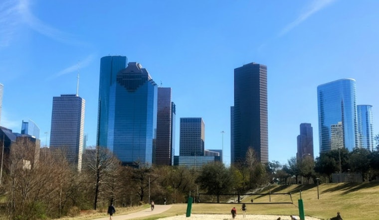 Houston to Enjoy Sunny Skies and Warmth Before Weekend Rain Chances Increase