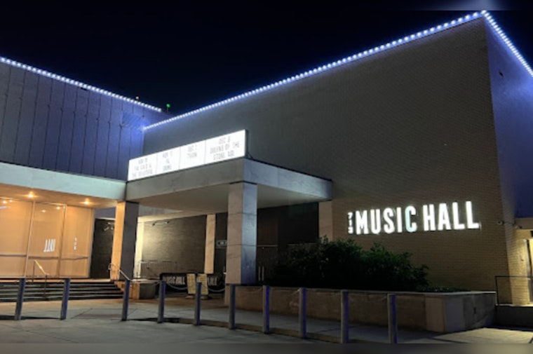 Hundreds of Laufey Fans Turned Away at Houston Concert Due to Counterfeit Tickets