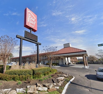 Knoxville Police Investigate Shooting at Red Roof Inn Linked to Hooters Parking Lot Chaos