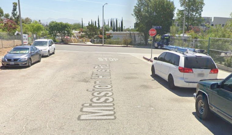 Los Angeles Fire Department Rapidly Extinguishes Mission Hills House Fire, No Injuries Reported